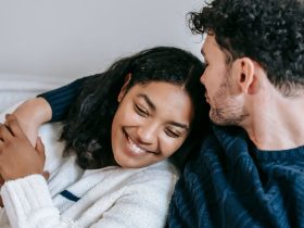 Cuddle Bisa Bikin Hubungan Lebih Romantis Apa dan Bagaimana Melakukannya