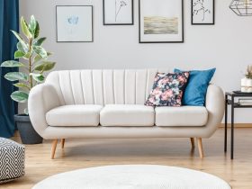 Cara Membersihkan Sofa yang Kotor dan Berbau di Rumah agar Kembali Bersih Wangi